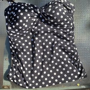 Black white tankini top w adjustable straps. XL